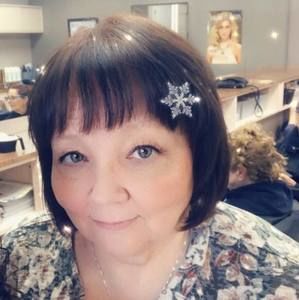 Meet your Posher, Debbie